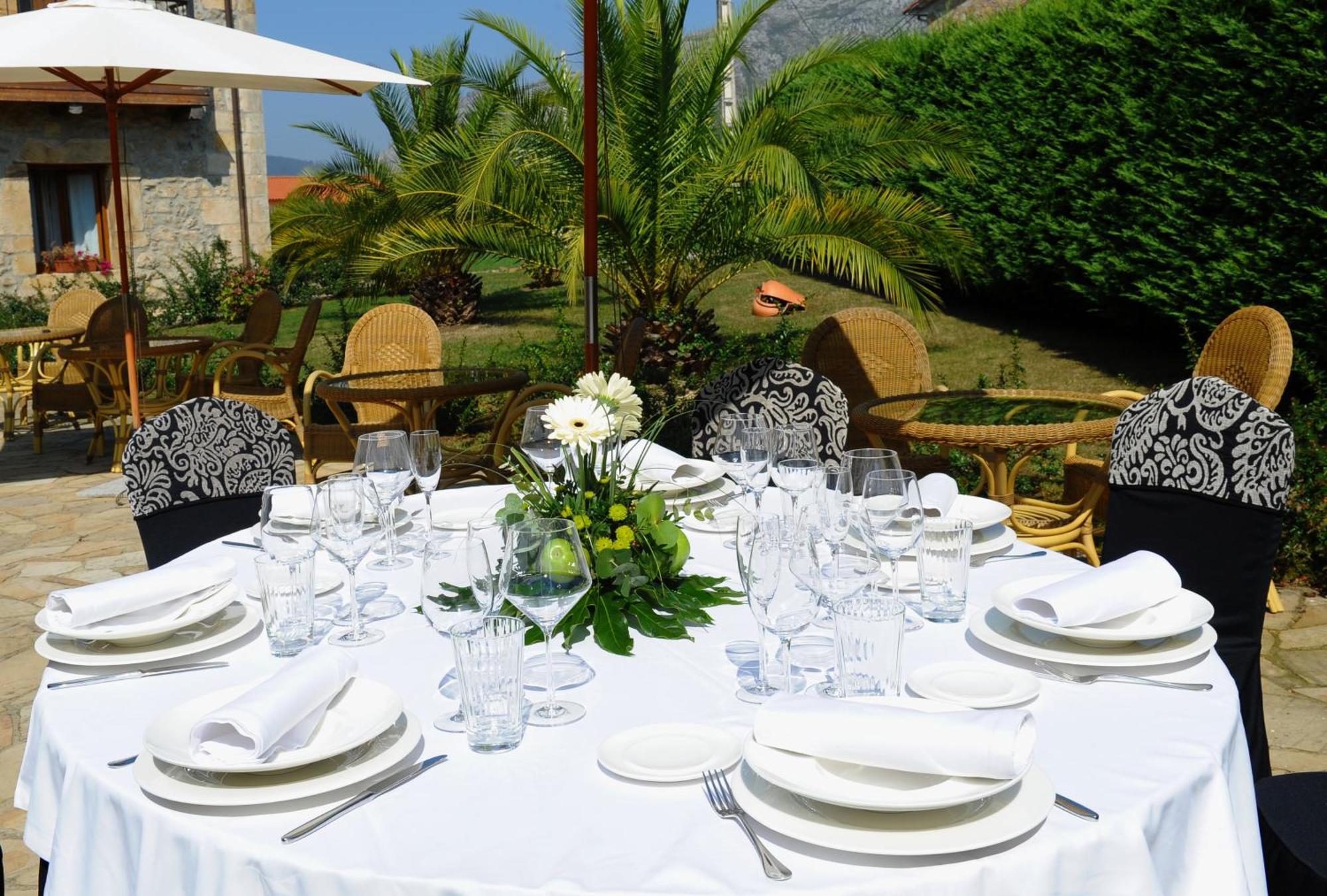 Hotel Palacio Garcia Quijano Corrales De Buelna Exteriör bild