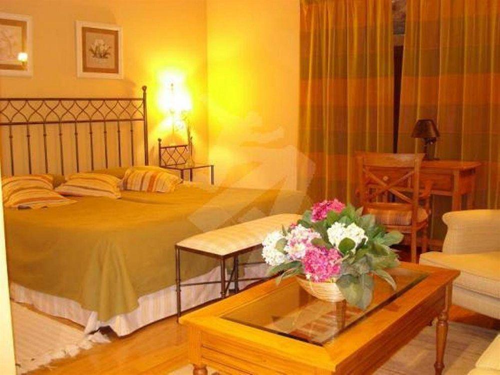 Hotel Palacio Garcia Quijano Corrales De Buelna Exteriör bild