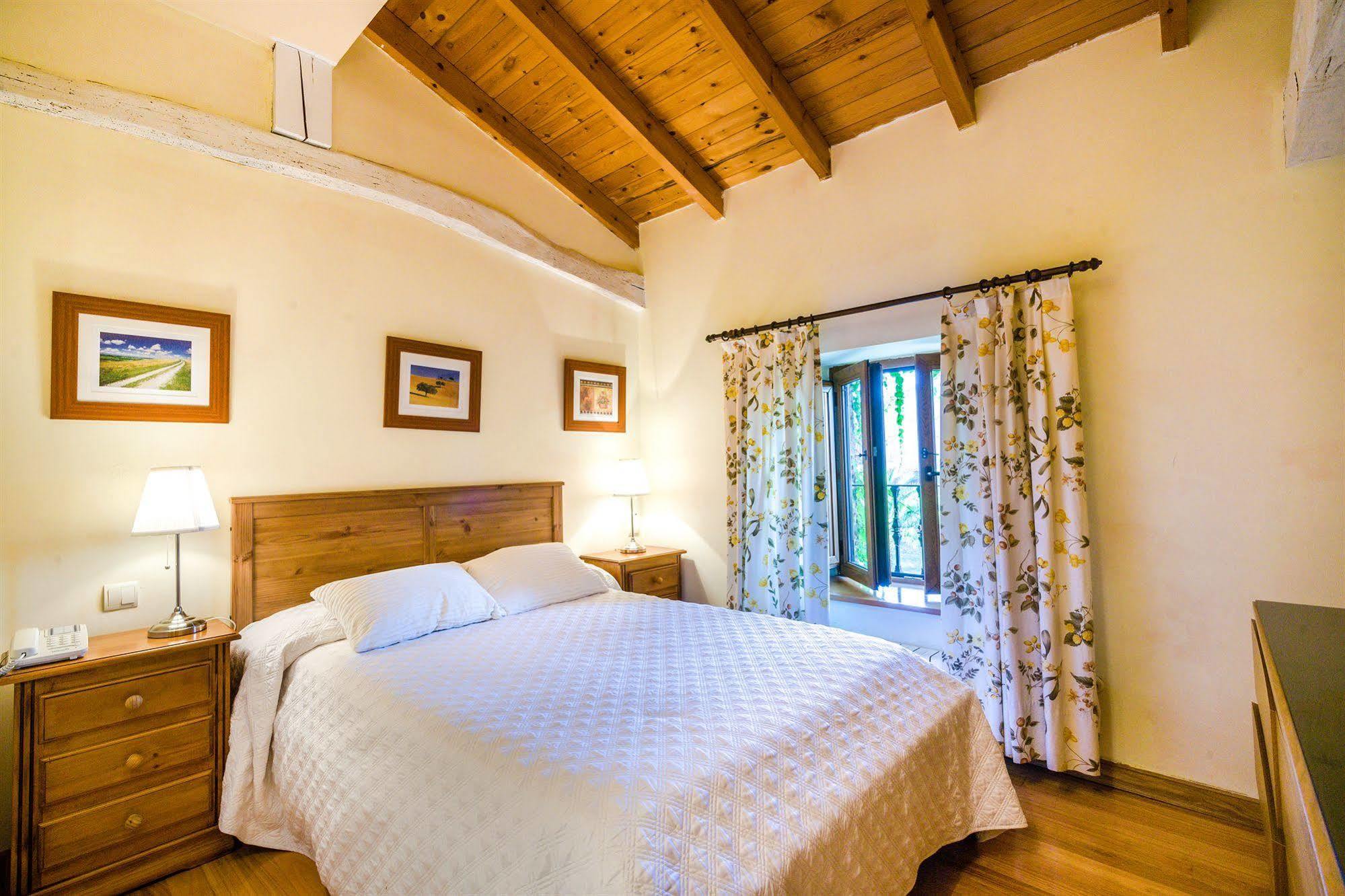 Hotel Palacio Garcia Quijano Corrales De Buelna Exteriör bild